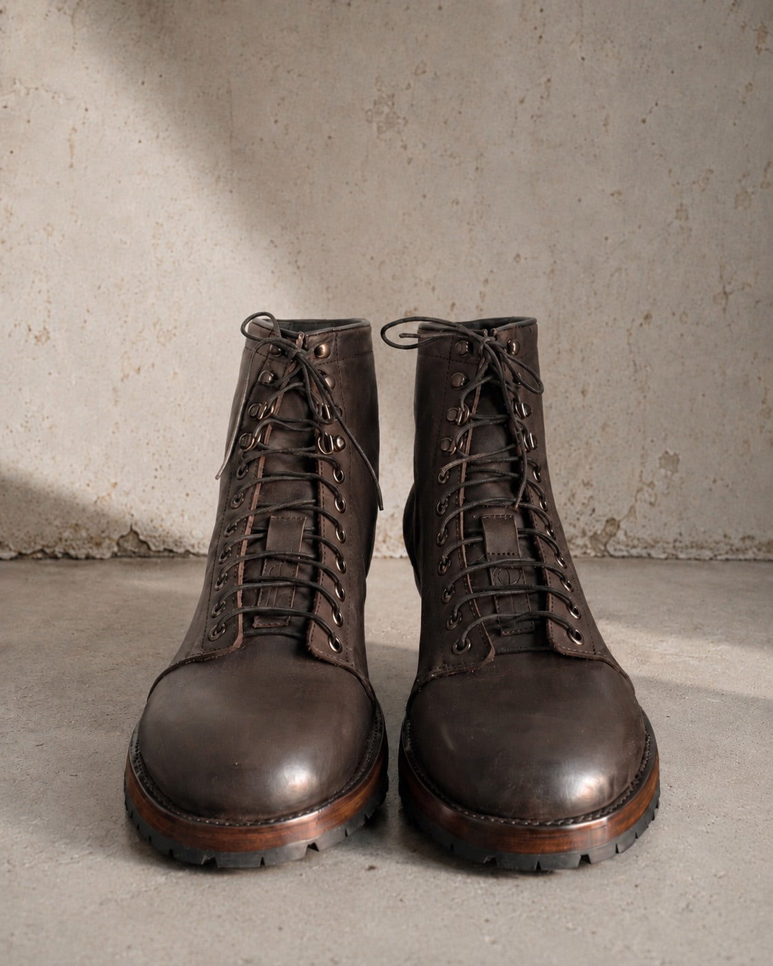 Logger Short Brown leather boot