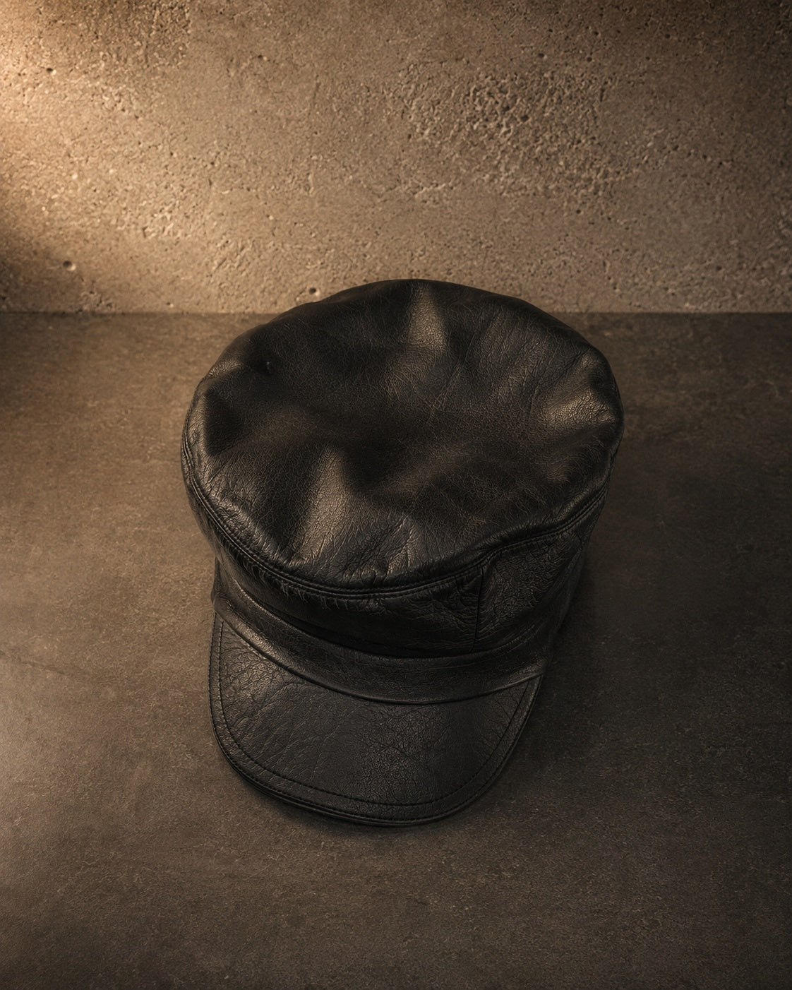 IO Fiddler Hat in soft black leather