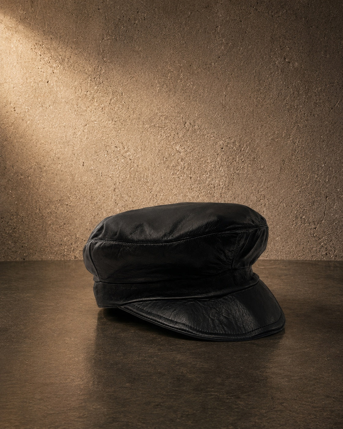 IO Fiddler Hat soft black leather detail