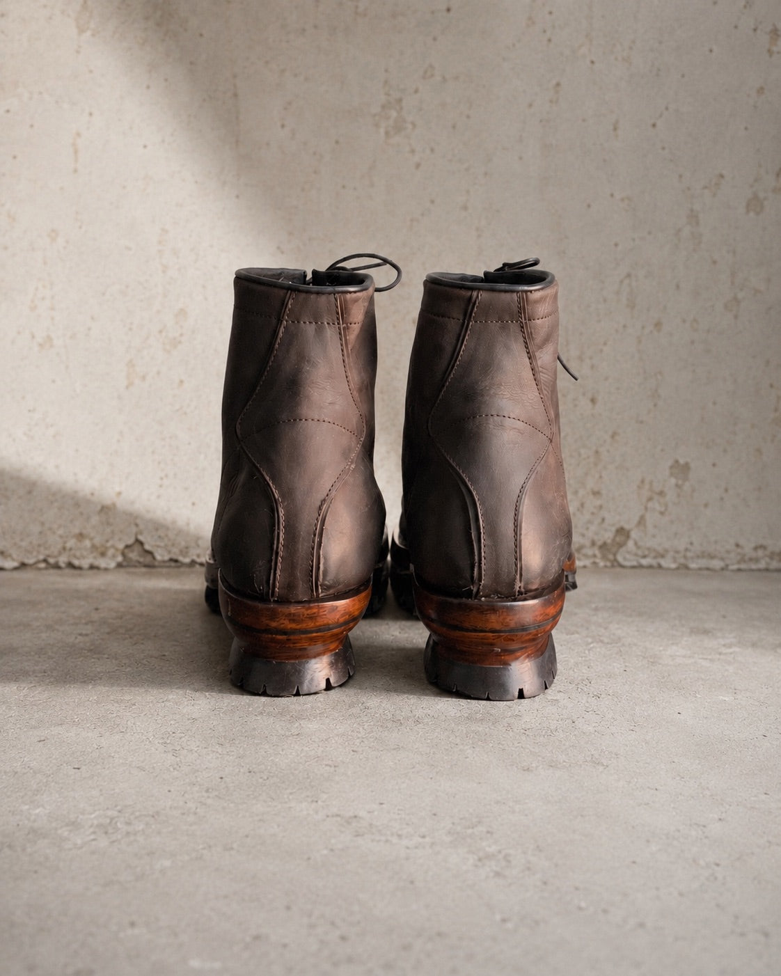 Logger Short Brown leather boot