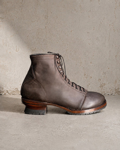 Logger Short Brown leather boot