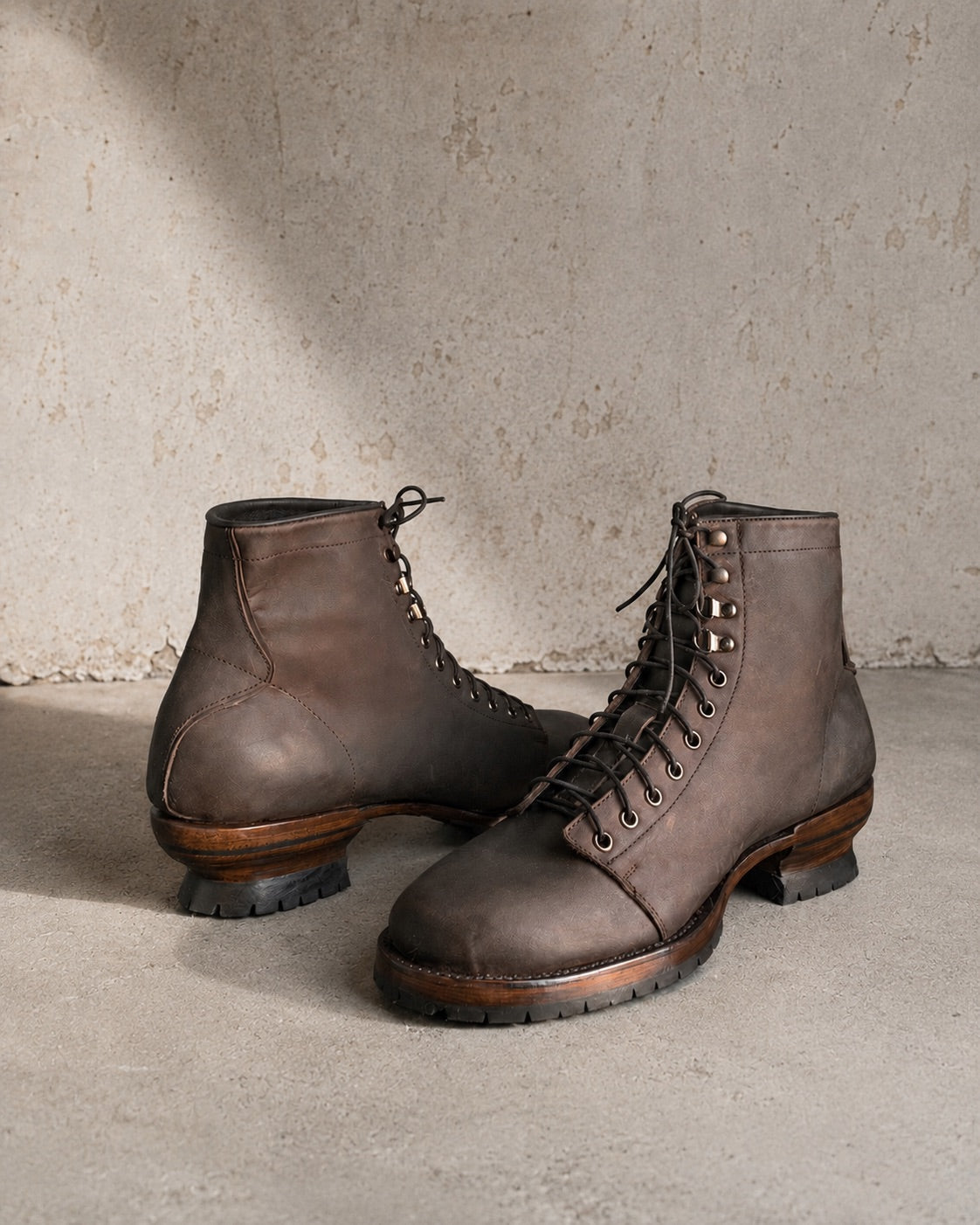 Logger Short Brown leather boot