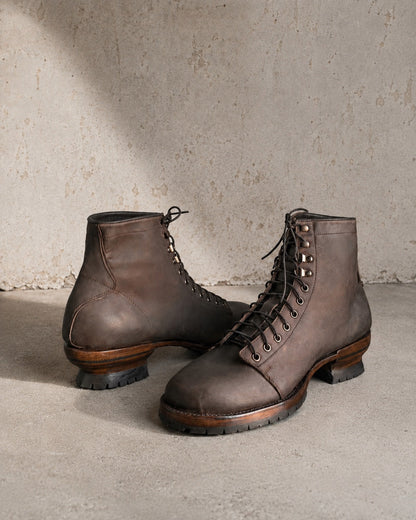 Logger Short Brown leather boot