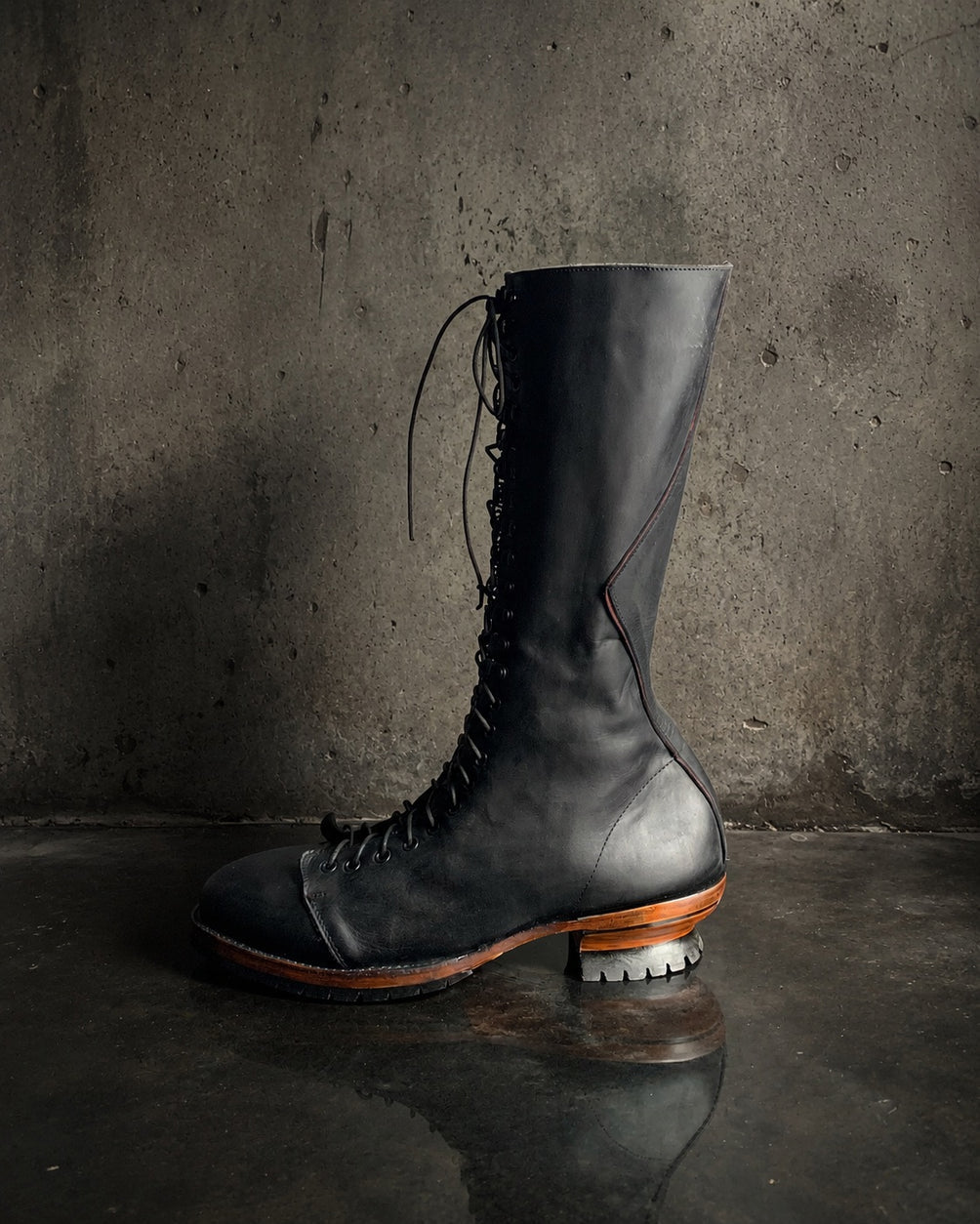 Logger Tall Black leather boot