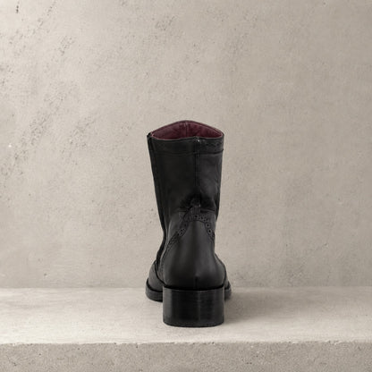 Oxford Short black leather boot profile