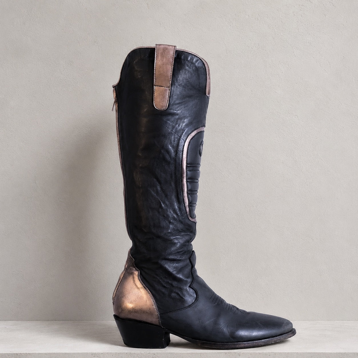 Vaquero Short black leather boot