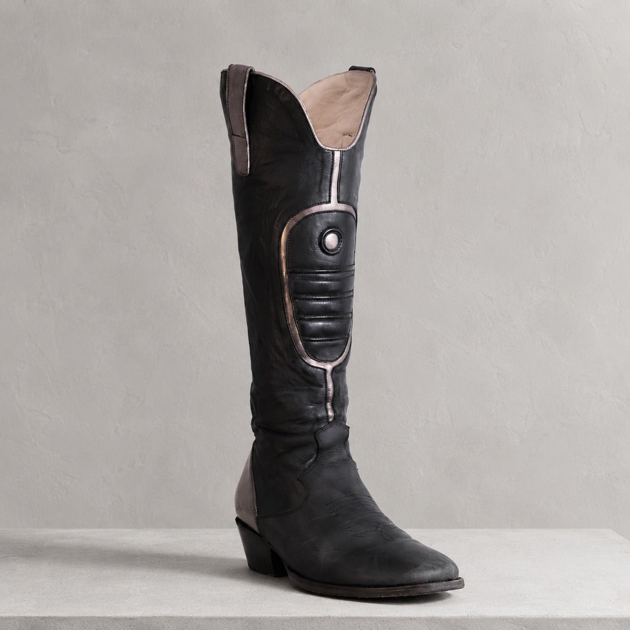 Vaquero Short black leather boot